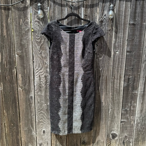 Betsey Johnson Grey Bodycon Scoop Neck Tweed Knee Length Dress Black Lace Trim M - Picture 1 of 7